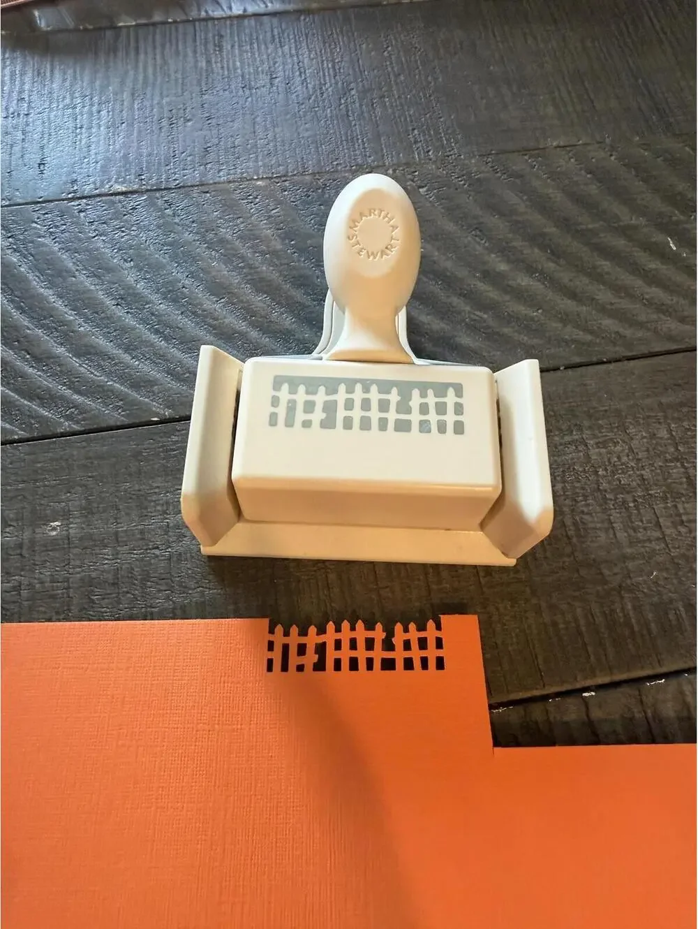 Martha Stewart Scary Fence Border Shape Punch